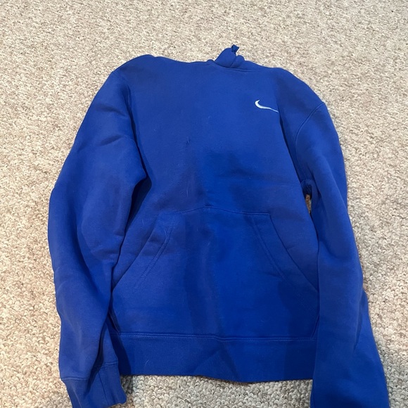 Nike Tops - Nike sweatshirt